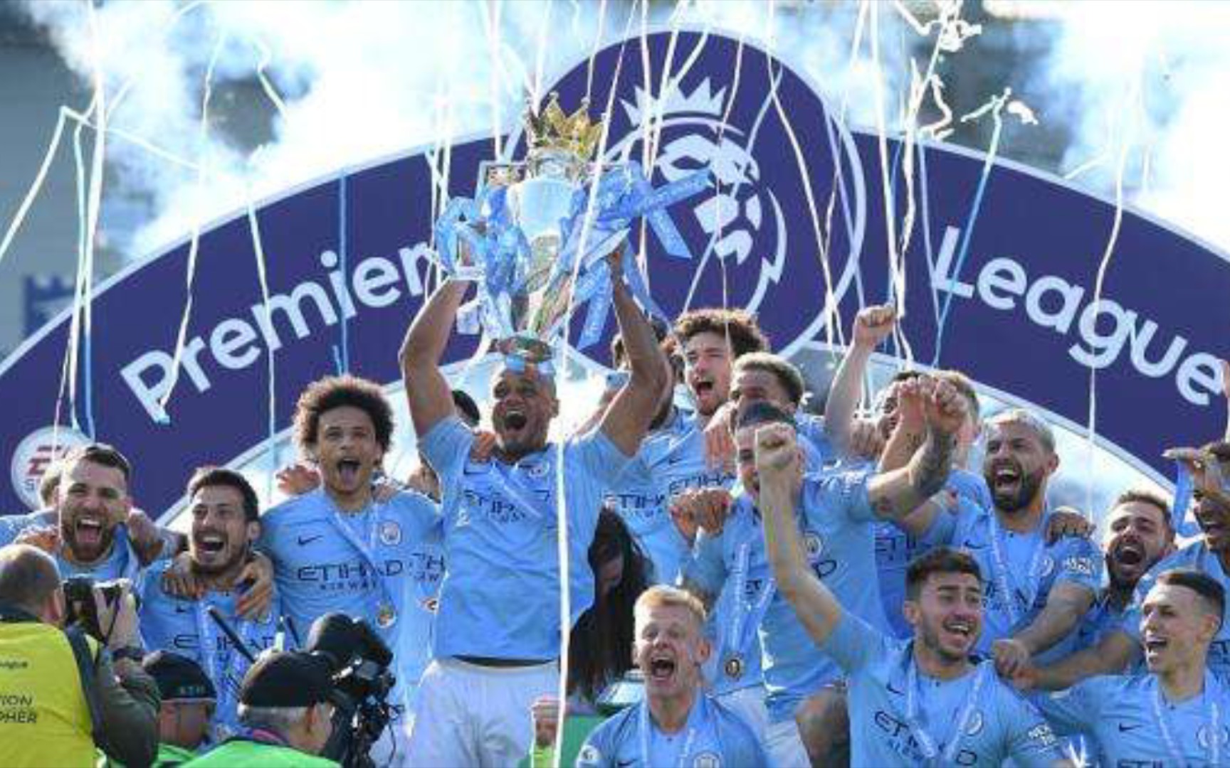 港出征的精 港出征的精